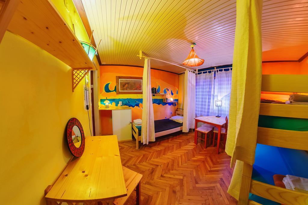 Hostel Mali Mrak Zagreb Exterior foto